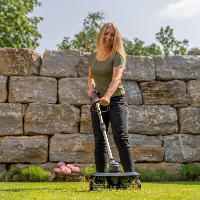 ALKO AERATOR AKKU AR 1835 18V ZESTAW w użyciu